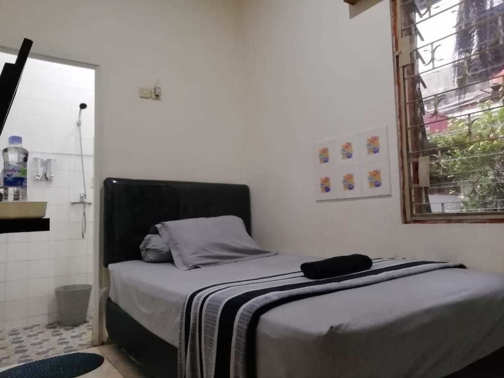 Single Room photo 3