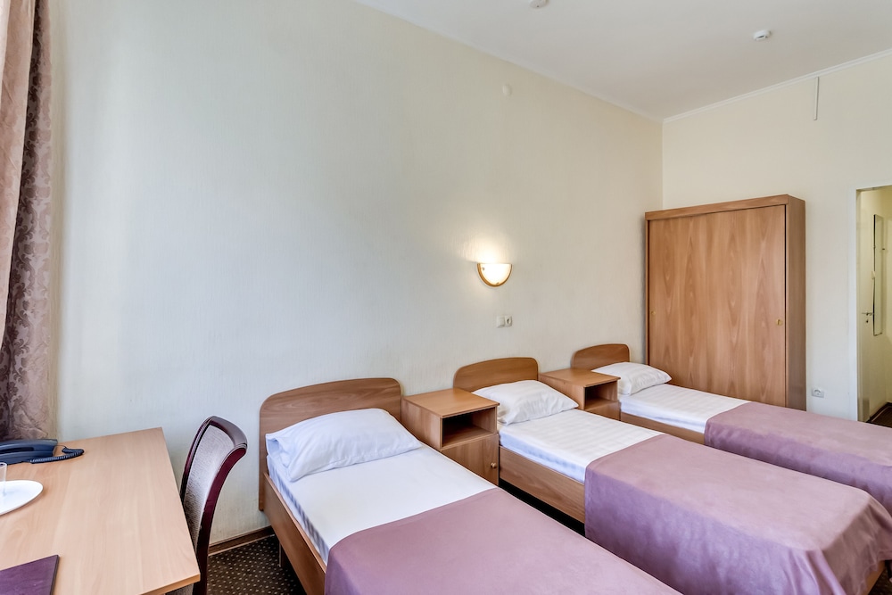 Basic Triple Room photo 1