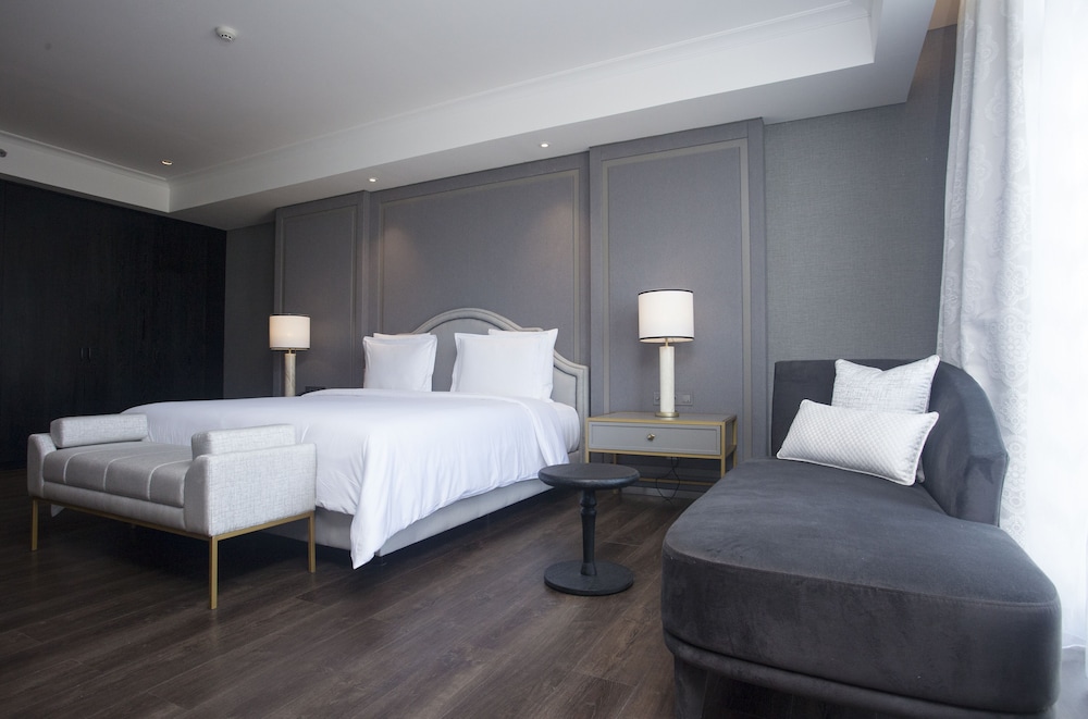 Presidential Suite, Connecting Rooms