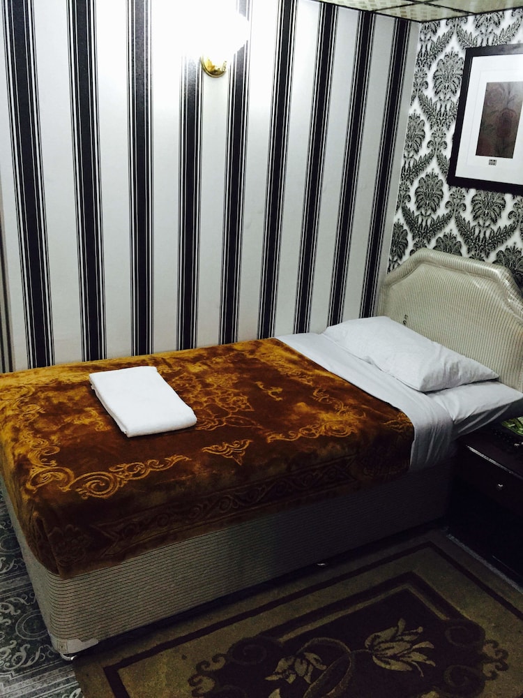 Single Room photo 2