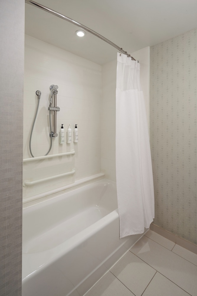 Suite, 2 Queen Beds (Mobility Accessible, Tub) - Photo 1