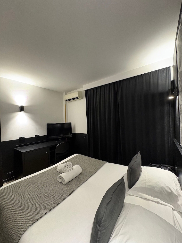 Confort avec balcon - vue ville (ascenseur) photo 3