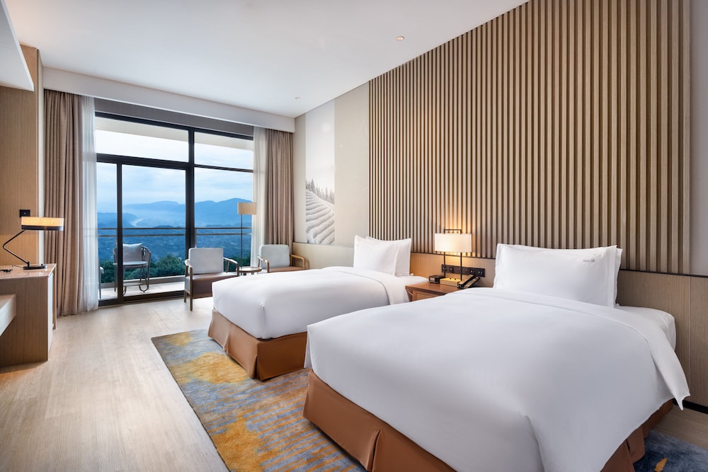 Premium Room, 2 Twin Beds, Mountain View