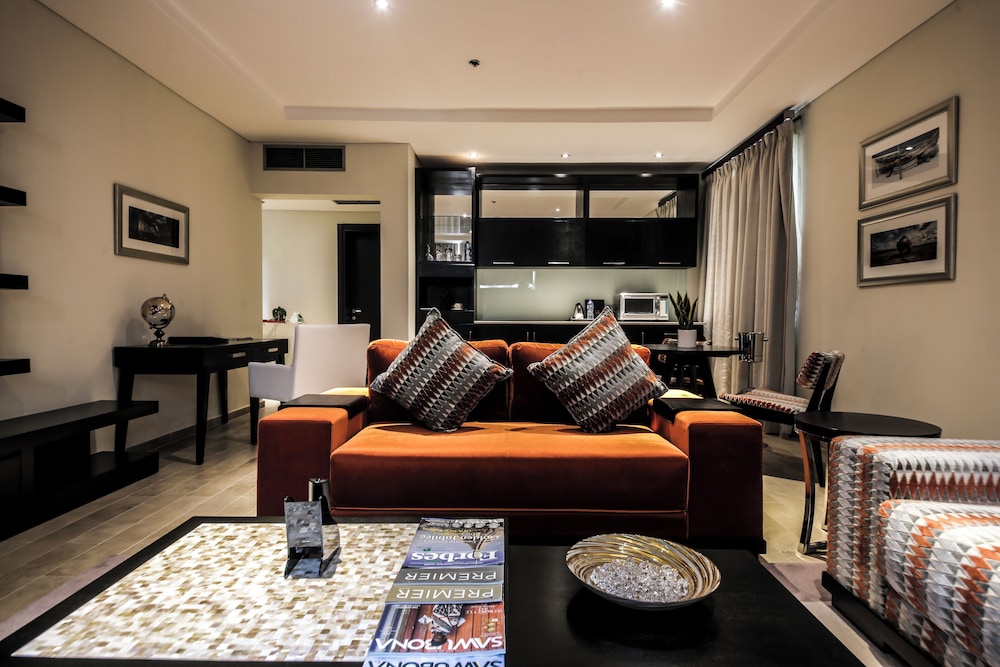 Elite Studio Suite, 1 Queen Bed photo 1
