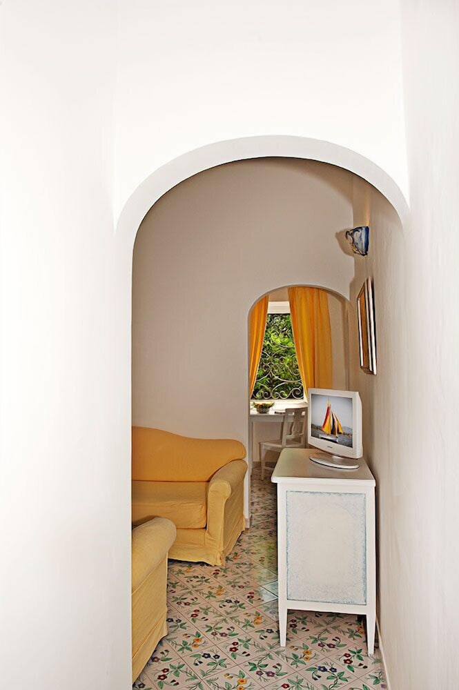 Apartment (Two Bedroom, Sea View) photo 3