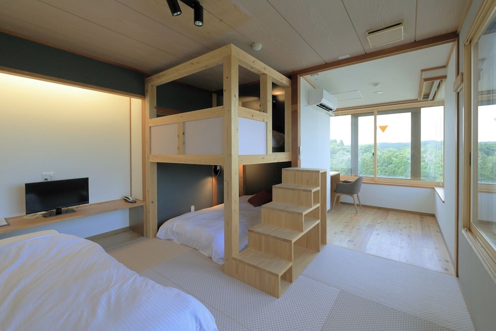 Small Twin Room with Loft, Non Smoking photo 1