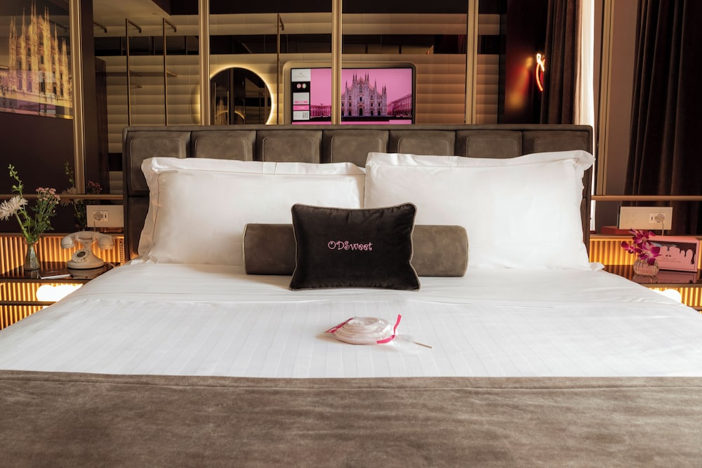 Family Room, Multiple Beds, Non Smoking, City View
