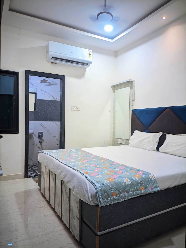 Deluxe Double Room, City View