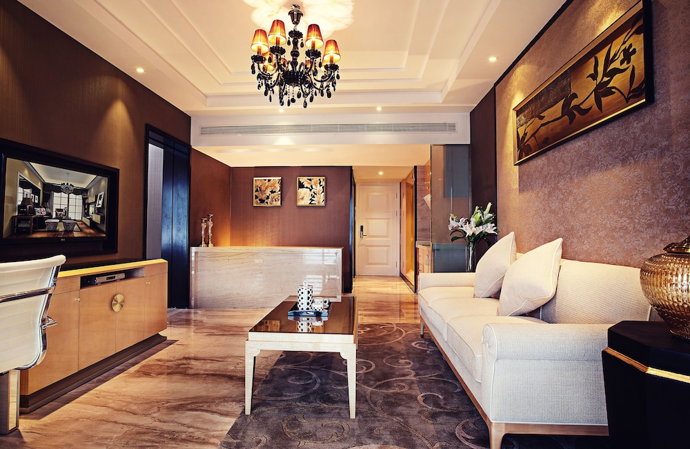 Business Suite photo 3