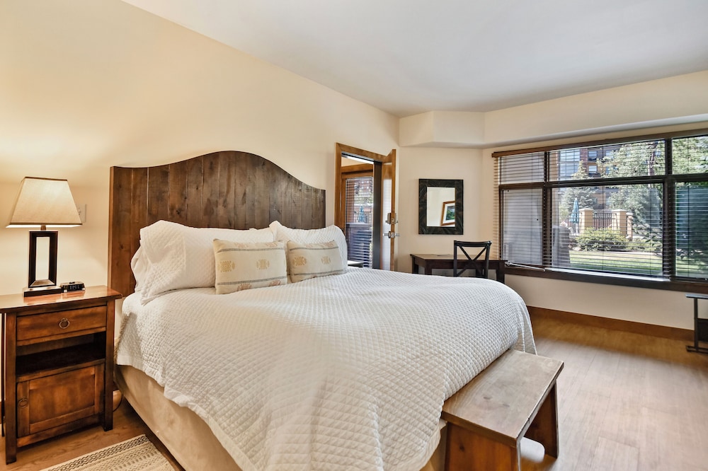 Standard Condo, 3 Bedrooms, Pool Access, Mountainside photo 3