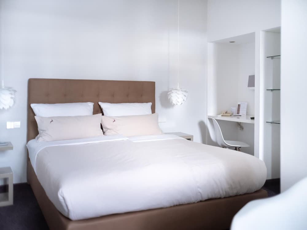 Economy Double Room, 1 Queen Bed, Non Smoking photo 3