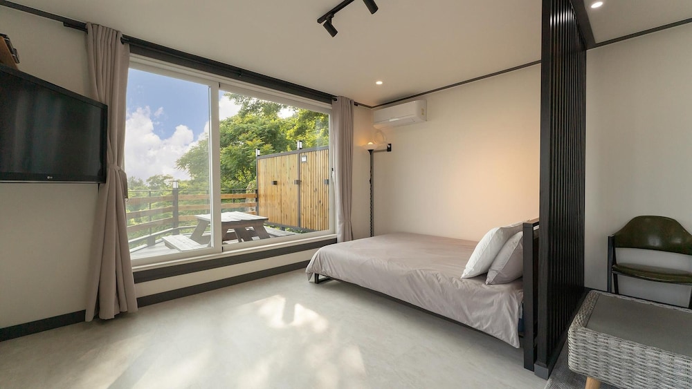 Basic Room, 1 Bedroom (Chocolat Noir (Ocean View)) photo 2