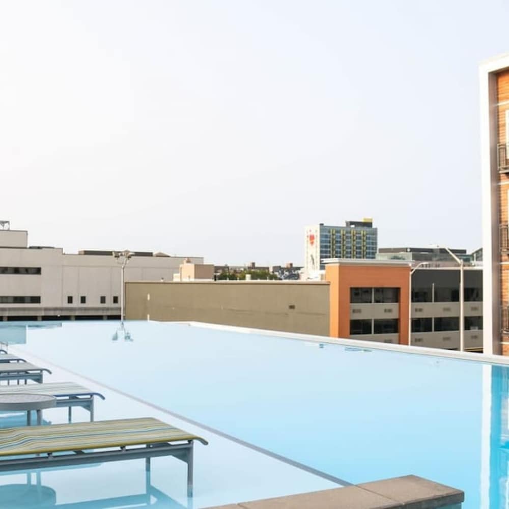 Cozysuites TWO Stylish Apts Monument Circle Indy, Photo 3