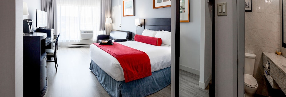 Deluxe Room, 1 Queen Bed with Sofa bed, Non Smoking - Photo 1