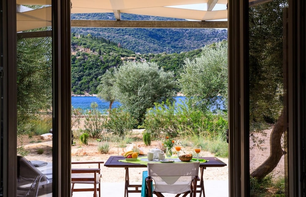 Villa photo 2