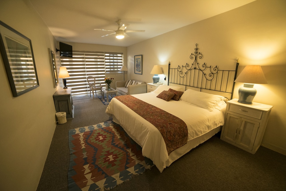 Room (La Rosa)
