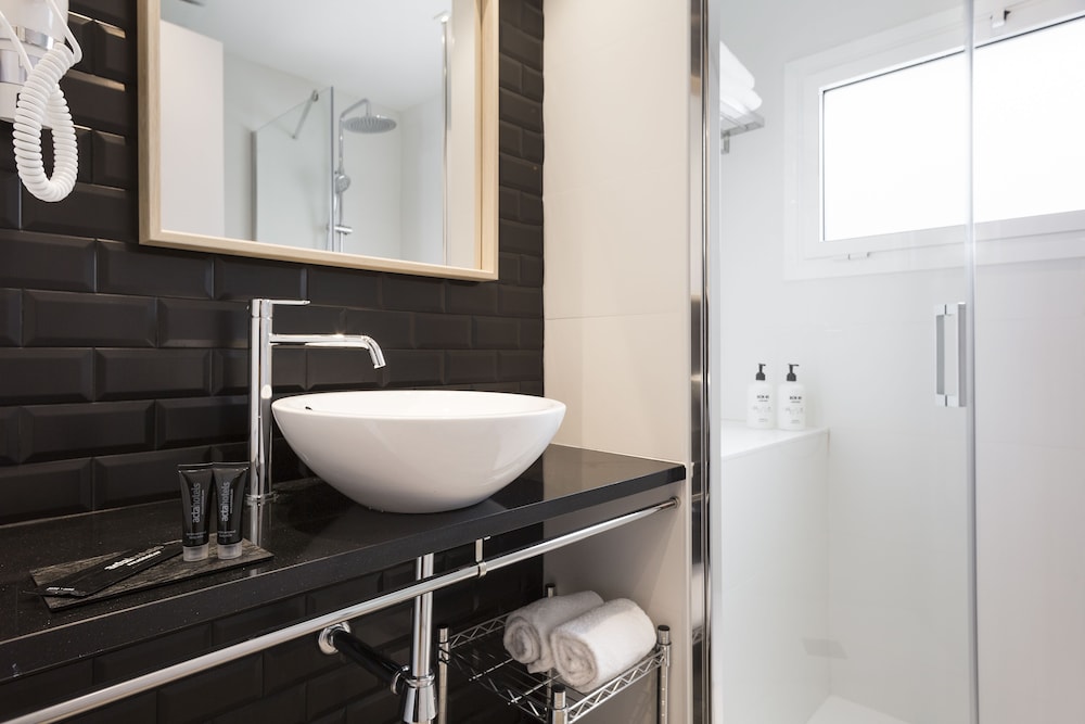 Superior Double Room Single Use photo 3
