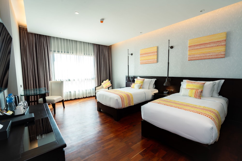 Deluxe Twin Room, 2 Twin Beds, Non Smoking, City View - Photo 1
