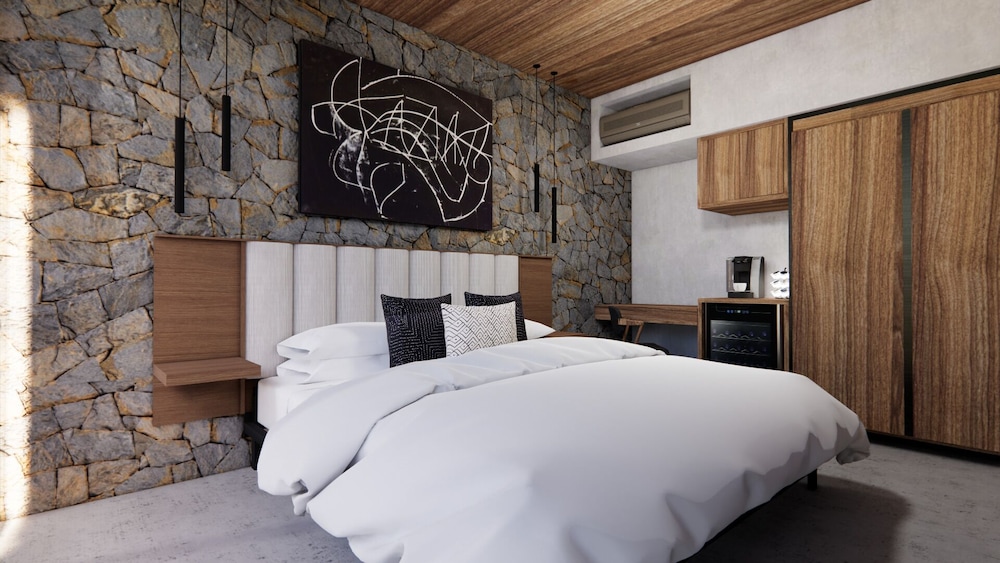 Deluxe Room, Balcony, Courtyard View