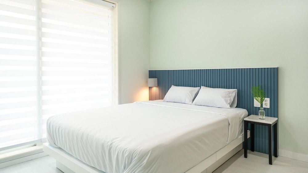 Basic Room, 1 Bedroom (two room B)