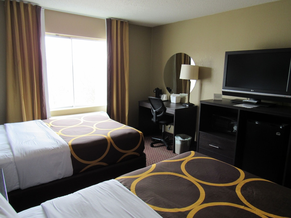 Room, 2 Queen Beds, Non Smoking - Photo 11