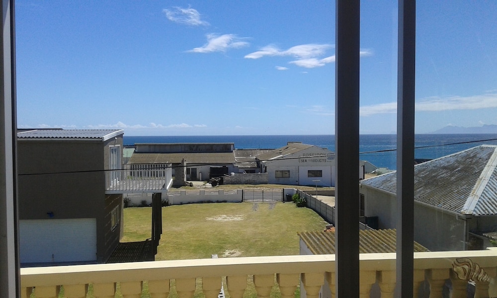 Traditional Double Room, 1 Bedroom, Non Smoking, Ocean View photo 3