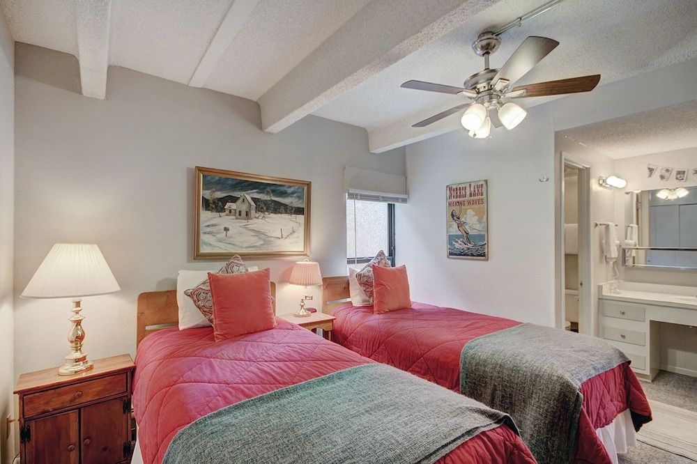 Condo, 2 Bedrooms photo 1
