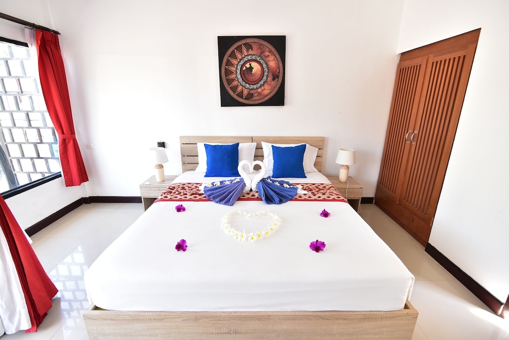 Comfort Room, 1 King Bed, Resort View photo 3