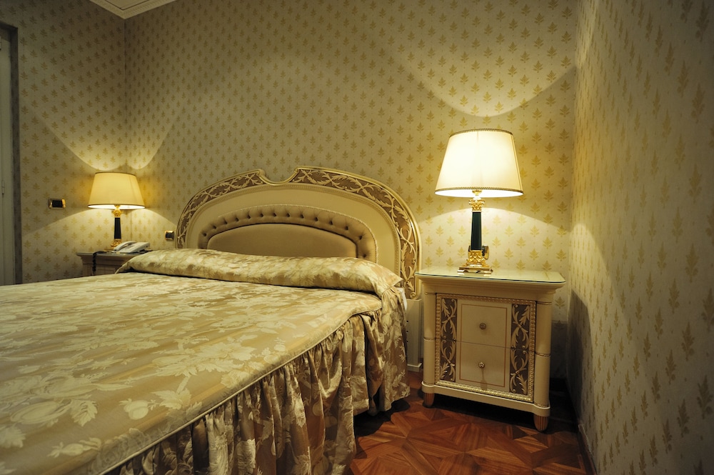 Economy Room, 1 Double Bed, City View