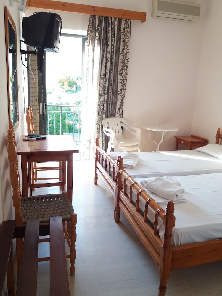 Economy Double Or Twin Room photo 1