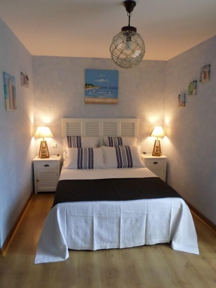 Standard Double Room, Non Smoking, Private Bathroom (Bord de l'Eau) photo 1