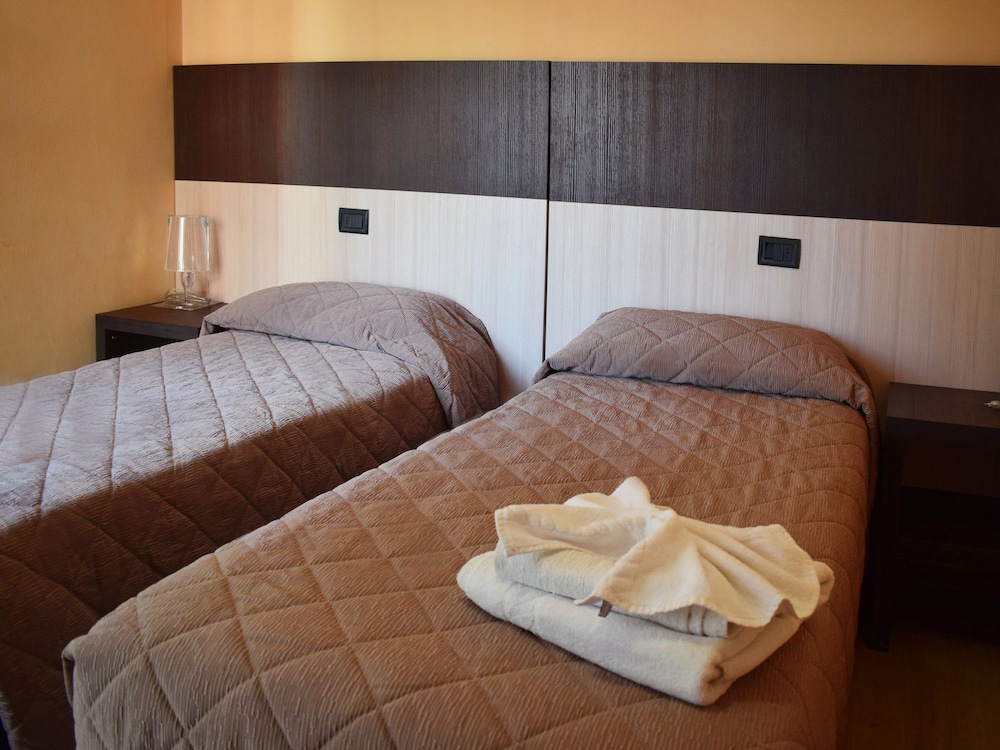 Standard Double Room - Photo 1