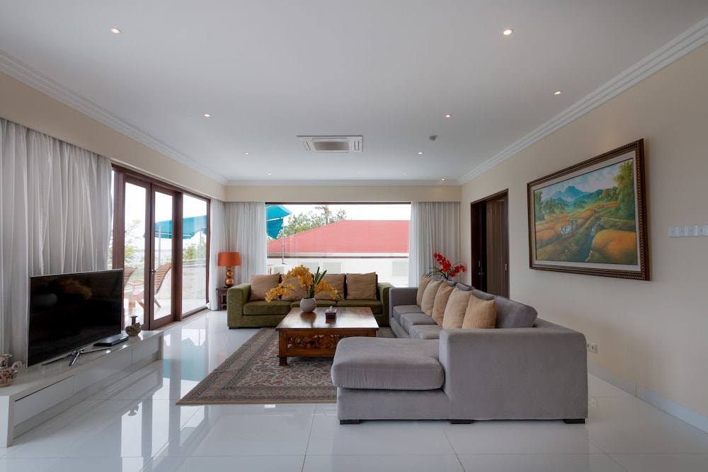 Penthouse, 2 Bedrooms photo 3