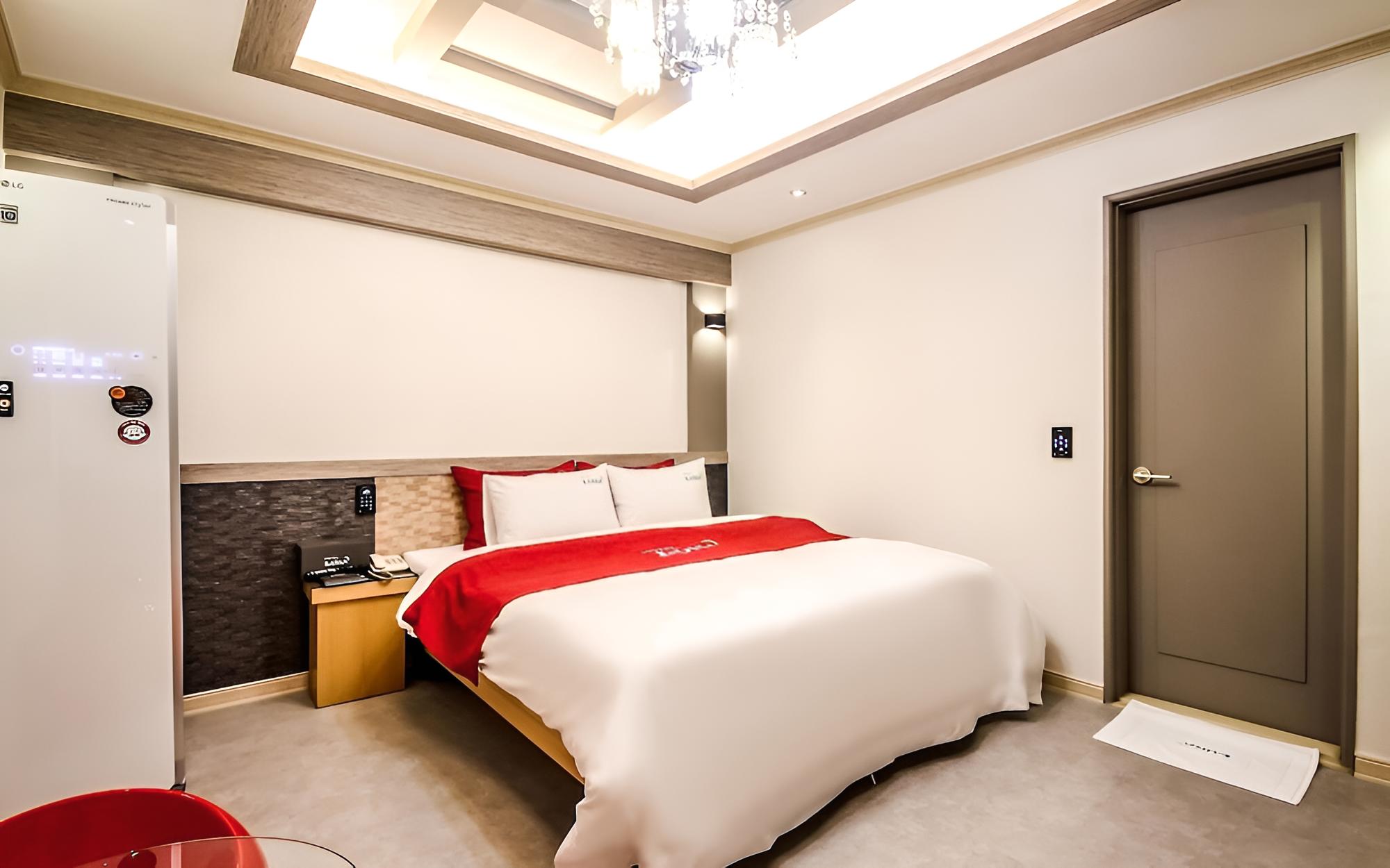 Room (Deluxe room (with styler spa bathtub)) photo 2
