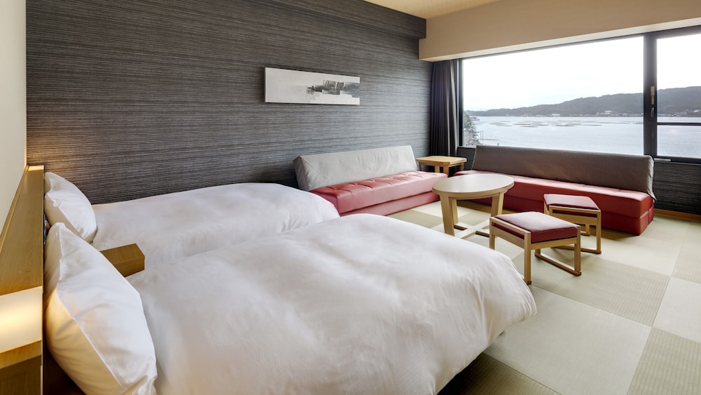 Deluxe Twin Room, Non Smoking, Sea View (Separated Bath and Toilet) - No Daily Cleaning - Photo 1
