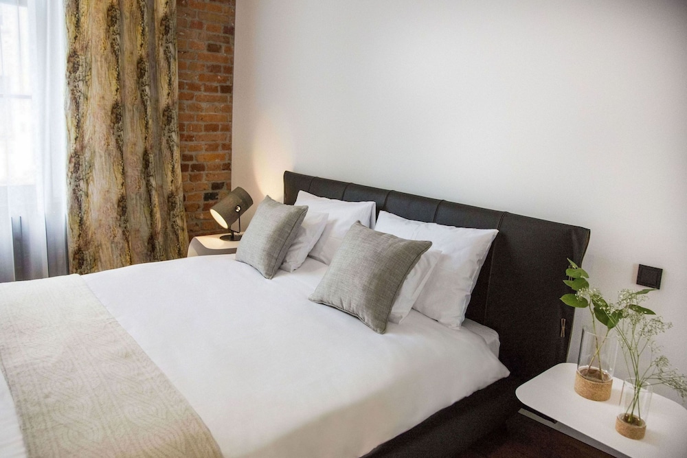 Suite, 1 Bedroom, 2 Bathrooms thumbnail 5