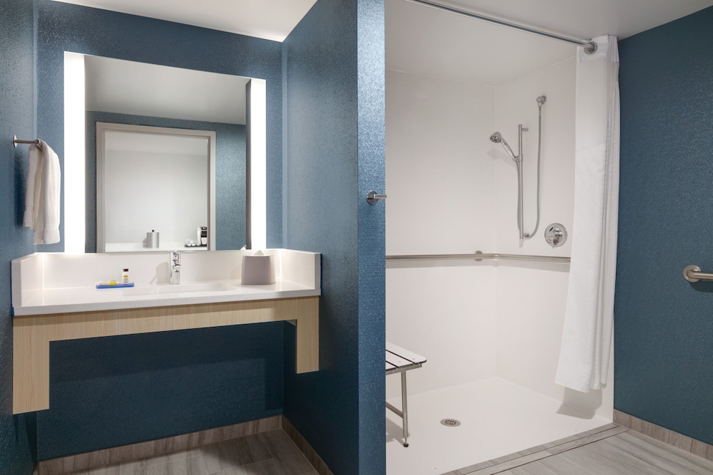 Suite, 2 Queen Beds, Accessible (Mobility) - Photo 14