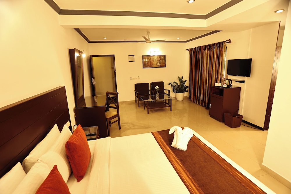Luxury Room, Pool View - Photo 7
