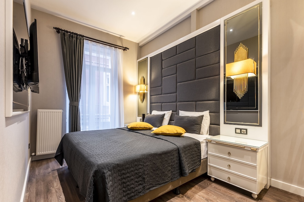 Luxury Condo photo 1