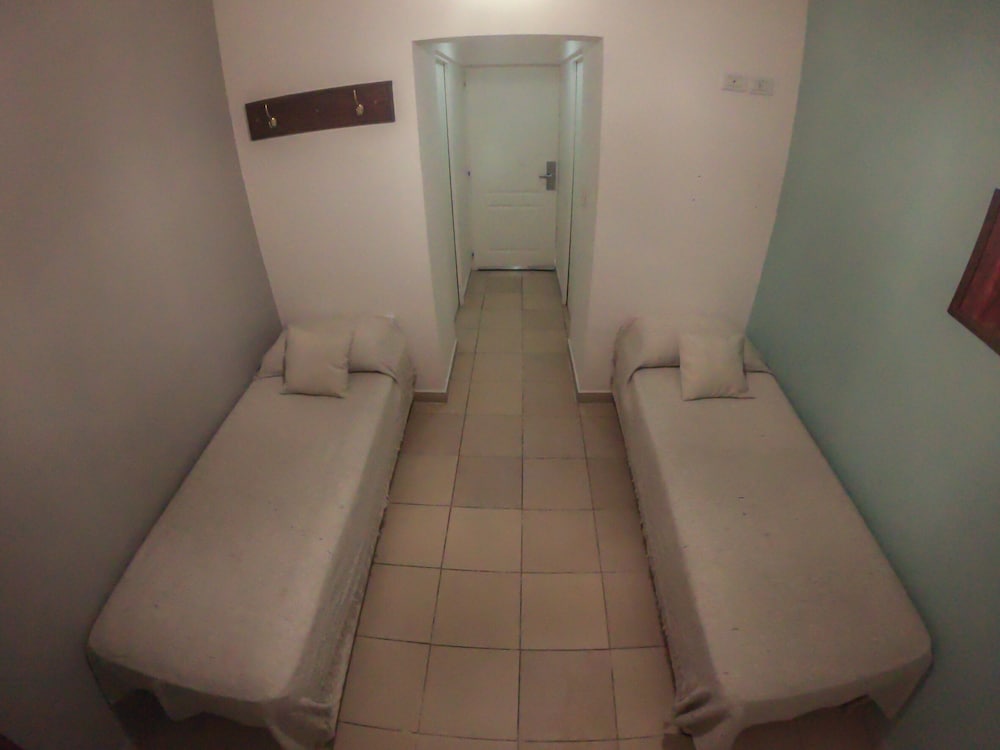 Economy Twin Room, 2 Twin Beds photo 1