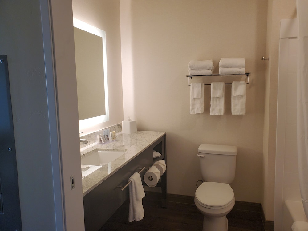 Standard Double Room - Photo 11