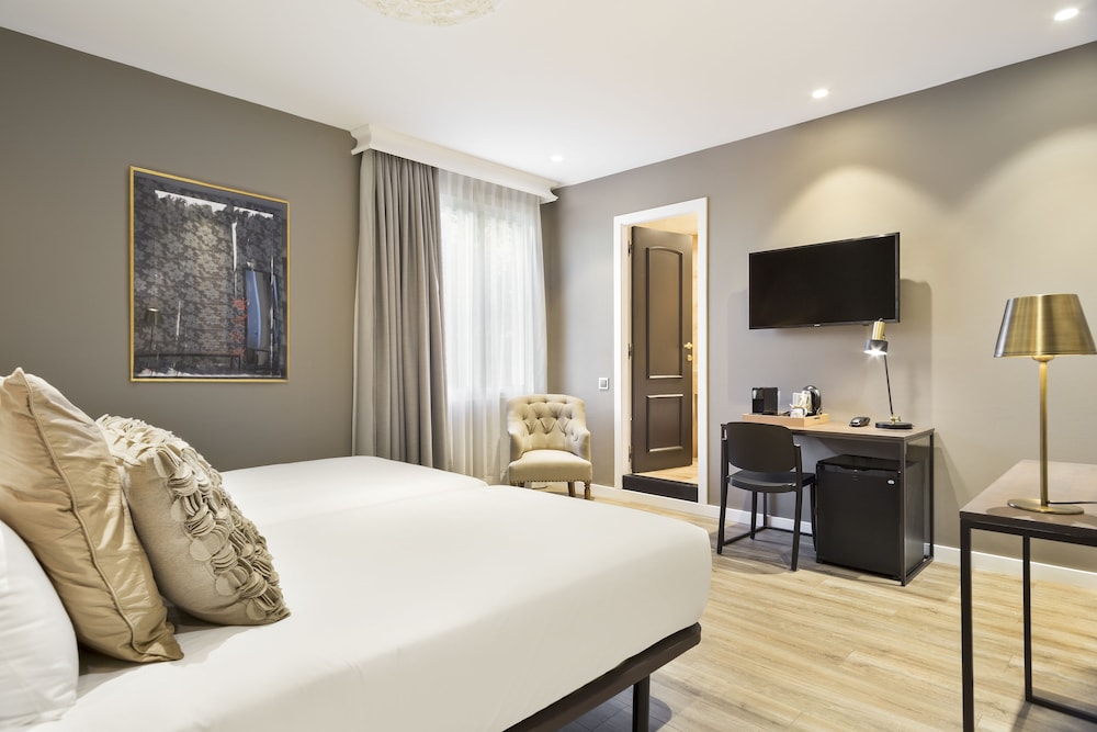 Superior Double Room Single Use photo 3
