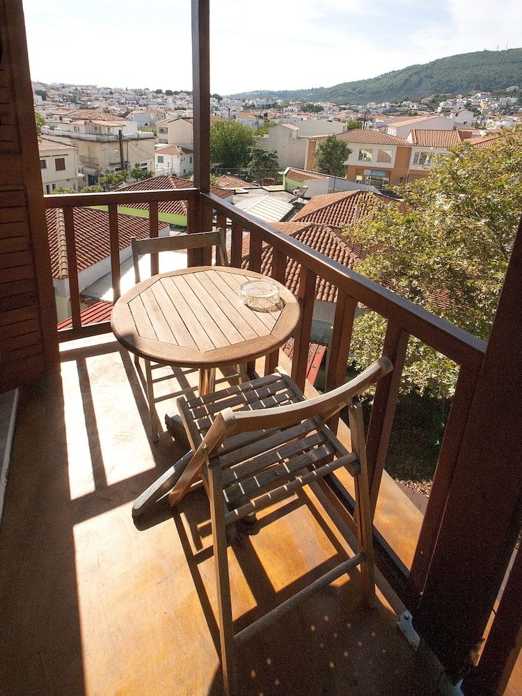 Triple Room, City View photo 3