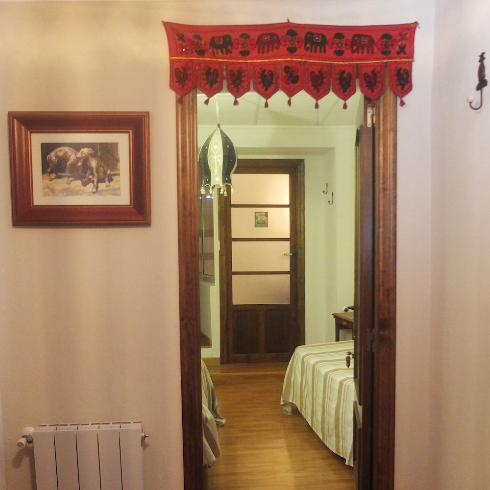 Double or Twin Room (Petunia) photo 3