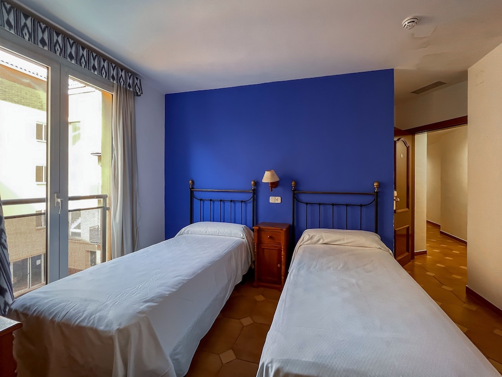 Standard Double Room, Balcony - Photo 9