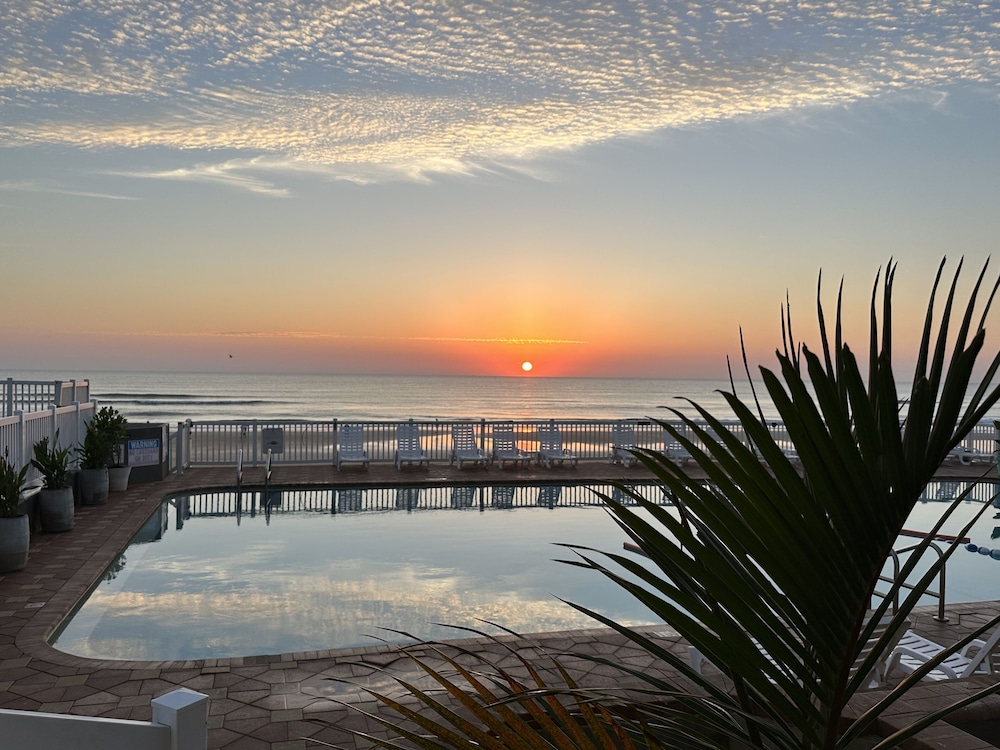 Standard Room, 2 Queen Beds, Oceanfront - Photo 8