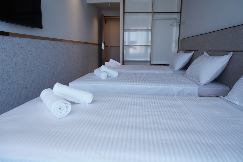 Economy Triple Room