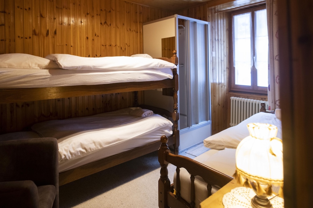 Family Double or Twin Room, 2 Bedrooms, Non Smoking, Mountain View photo 3