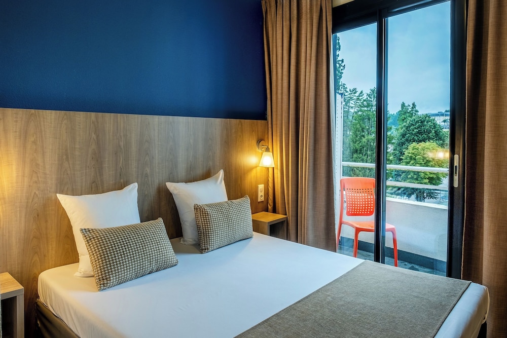 Double Room with Balcony - Photo 1