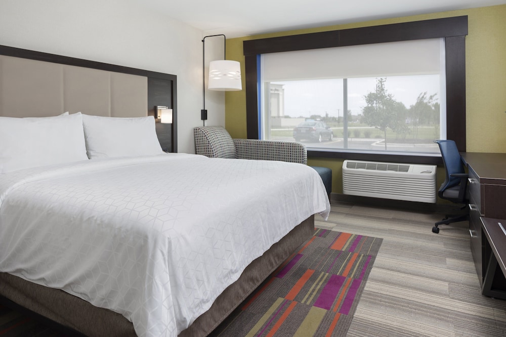 Standard Room, 1 King Bed, Accessible (Communications) - Photo 2